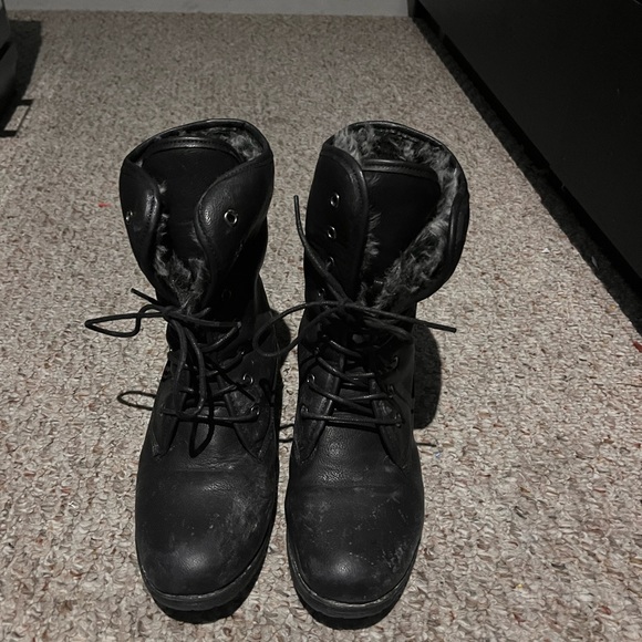 Womens boots - Picture 3 of 4